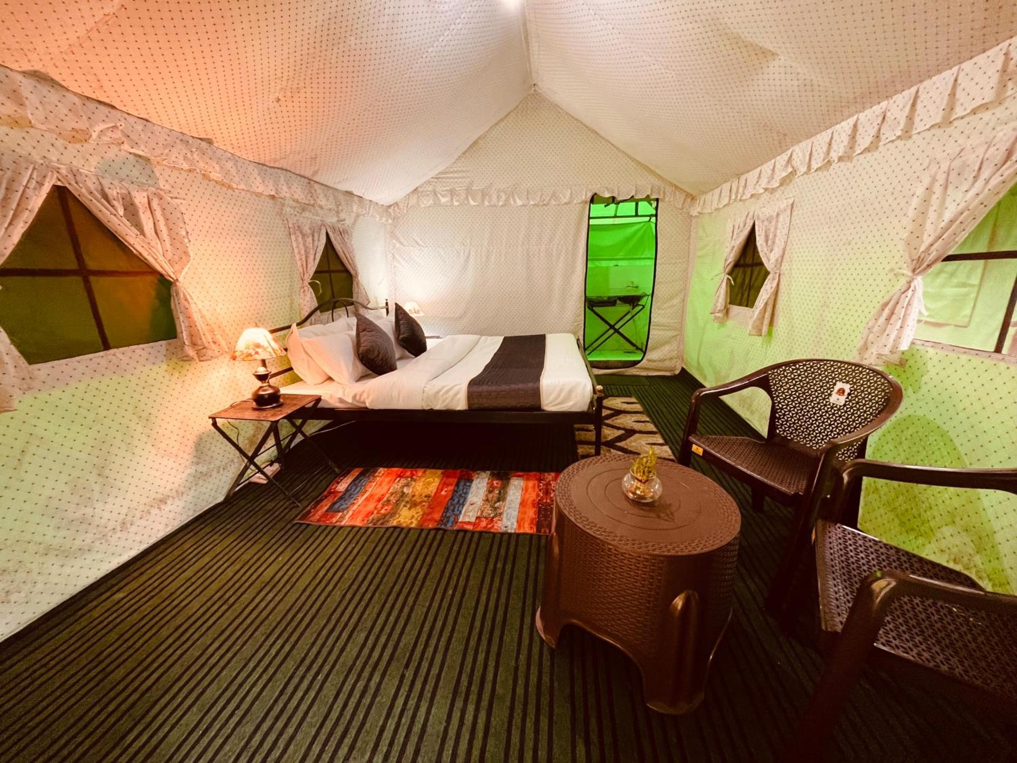 Himalayan Riverside Swiss Cottage Tents, Manali Exterior foto