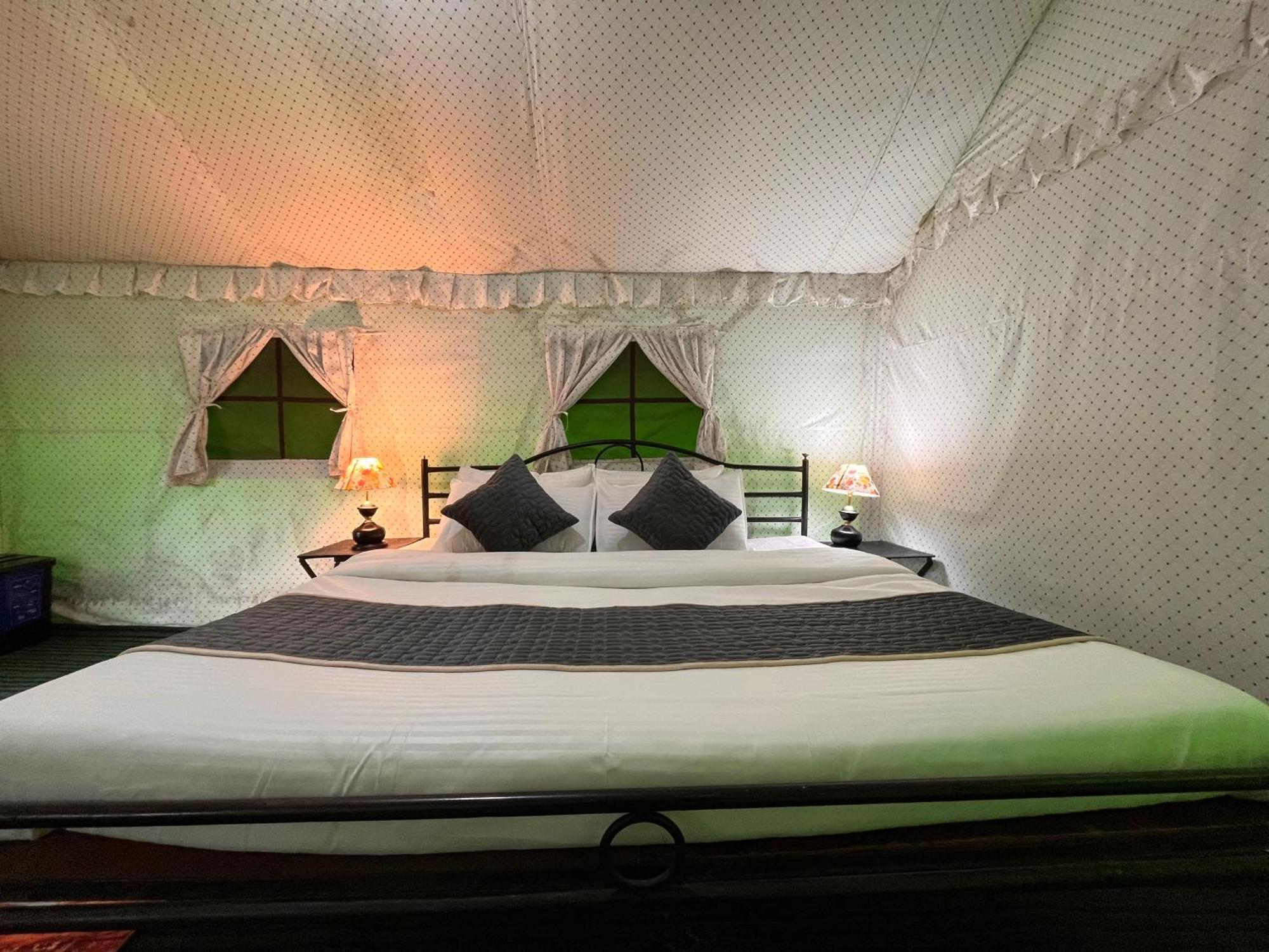 Himalayan Riverside Swiss Cottage Tents, Manali Exterior foto